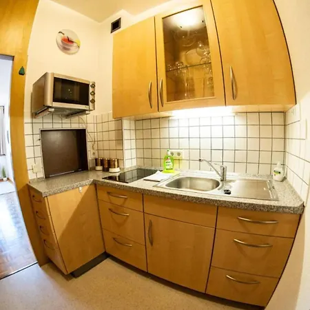 Flow Winkel Atelier Apartment Merano